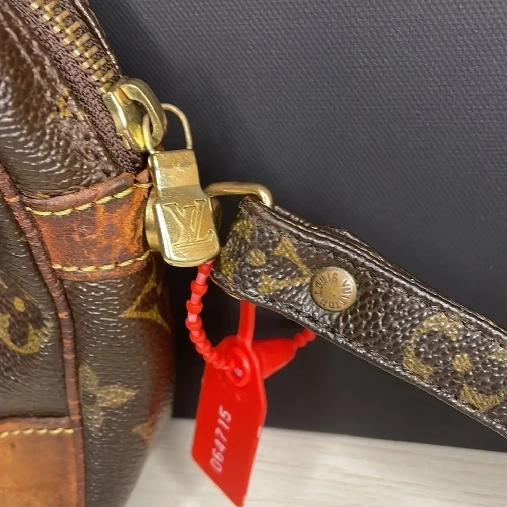 Louis Vuitton Wristlet Monogram Canvas Marly Dragonne GM Clutch LV0 Monogram LV